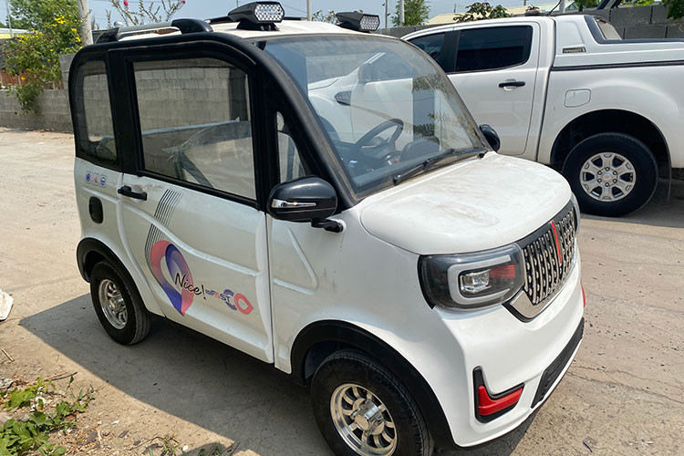 Giá ôtô điện Trung Quốc nhập lậu được bán tại Việt Nam khá rẻ, từ 70-90 triệu đồng nhưng thực chất chỉ từ 8.000-13.000 nhân dân tệ (khoảng 30-45 triệu đồng) tại thị trường Trung Quốc. Chính vì vậy, do giá rẻ nên nhiều người dễ dàng bỏ qua tính pháp lý và chất lượng của xe.