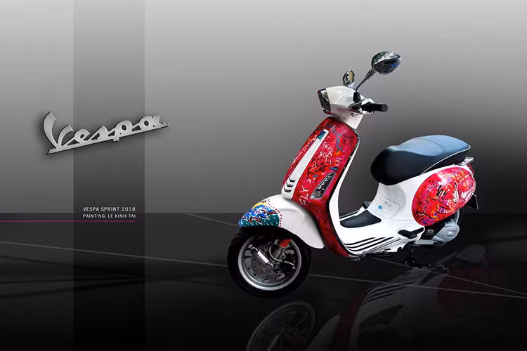 Vespa Sprint 125cc ABS hướng đến những người yêu thích sự mạnh mẽ, lịch thiệp và phóng khoáng trong phong cách sống. Xe có những màu trắng, xanh cửu long đậm, đỏ, cam, xanh lá cây đậm, xám mờ, đỏ mờ, cùng giá bán chính hãng tại việt Nam được niêm yết là 74, 5 triệu đồng