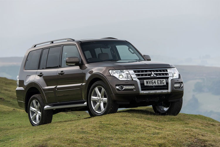 Tại Việt Nam, dòng SUV 7 chỗ Mitsubishi Pajero hiện đang được phân phối chính hãng cùng người anh em Pajero Sport. Giá xe Mitsubishi Pajero tại Việt Nam lên đến 1,956 tỷ đồng. Giá bán quá cao cộng thêm kiểu dáng cũ kỹ và trang bị không nổi bật khiến mẫu SUV này thường xuyên rơi vào top xe ế nhất tại Việt Nam.