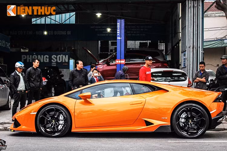 Siêu xe vẫn sử dụng la-zăng 20 inch. Hệ thống ống xả nguyên bản sắp tới cũng được chủ xe thay mới bằng "pô độ" của hãng bô danh tiếng Capristo đến từ Đức.