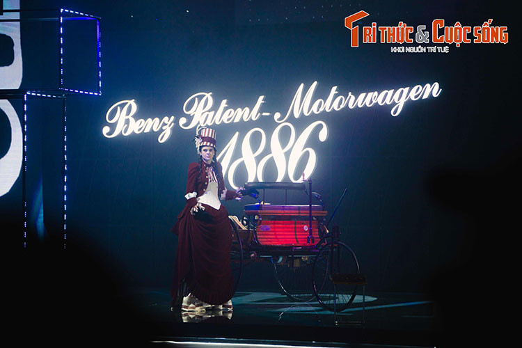 Sự kiện Mercedes-Benz The Avantgarde 2023 được xem là sự kiện triển lãm lớn nhất từ trước đến nay của thương hiệu xe Đức tại thị trường Việt Nam với sự kết hợp đặc biệt giữa những mẫu xe đáng khao khát nhất thế giới và không gian nghệ thuật từ các nghệ sĩ tài năng của Việt Nam.