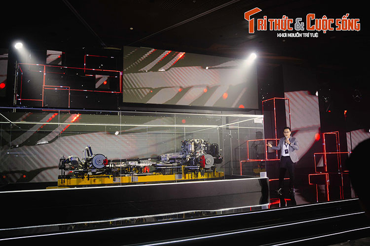 Ông Bradley Kelly - Tổng Giám đốc Mercedes-Benz Việt Nam chia sẻ: “Việt Nam luôn là một trong những thị trường quan trọng của Mercedes-Benz. Vì vây, chúng tôi luôn nỗ lực mang đến những sự kiện đặc sắc nhất, được thiết kế và đầu tư tỉ mỉ để tạo nên những trải nghiệm đặc biệt cho khách hàng."