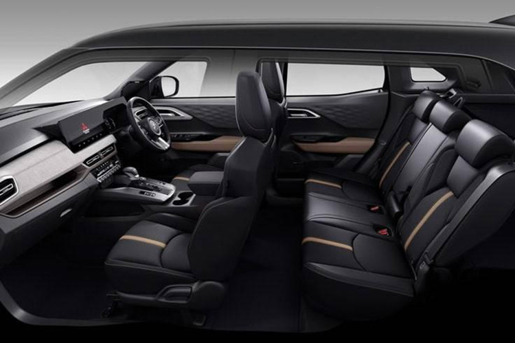 Ngoài ra, Xforce Hybrid còn được tích hợp công nghệ All Wheel Control cùng hệ thống Active Yaw Control (AYC) đặc trưng của Mitsubishi. Những công nghệ này không chỉ nâng cao độ ổn định và khả năng kiểm soát xe mà còn giúp tối ưu trải nghiệm lái, đặc biệt trong điều kiện đường trơn trượt hoặc địa hình khó khăn.