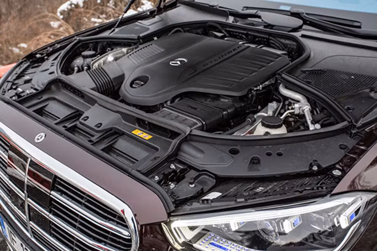 Hon 9.000 xe sang Mercedes-Benz S-Class trieu hoi vi loi dong co-Hinh-2