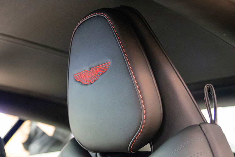 Ngoài ra, việc phân bổ trọng lượng của phiên bản V8 là 49/51 (trước/sau) so với 51/49 (trước/sau) trên phiên bản V12. Aston Martin DB11 V8 có thể tăng tốc từ 0-100 km/h trong 4 giây và tốc độ tối đa là 301 km/h, tức tăng tốc chậm hơn 0,1 giây và tốc độ tối đa thấp hơn 21 km/h so với phiên bản động cơ V12.