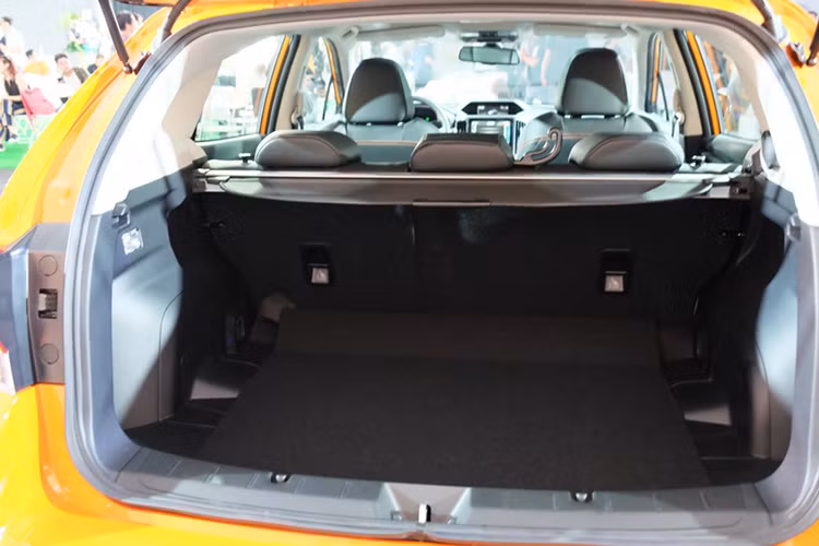 Subaru XV 2018 hoàn toàn mới có hai phiên bản XV 2.0i và XV 2.0i-S đều sử dụng động cơ phun nhiên liệu trực tiếp có dung tích 2.0 lít cho công suất cực đại 156 mã lực tại 6.000 vòng/phút Động cơ Boxer 2.0l phun nhiên liệu trực tiếp đã được tinh chỉnh, nhờ đó giúp động cơ xe nhẹ hơn 12kg từ đó tiết kiệm năng lượng nhưng lại mạnh mẽ hơn.