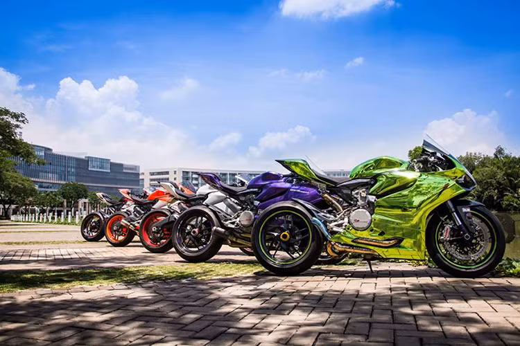 Những chiếc Ducati 899 Panigale sử dụng động cơ Superquadro V-twin 90 độ dung tích 898 phân khối.