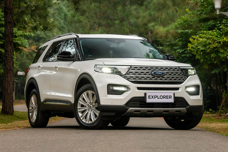 Với mẫu xe nhập khẩu nguyên chiếc từ Mỹ Ford Explorer, hãng áp dụng ưu đãi 50% lệ phí trước bạ trong tháng 10/2024. Qua đó, giúp khách mua xe Explorer tiết kiệm được khoản chi phí lăn bánh 105 triệu đồng.