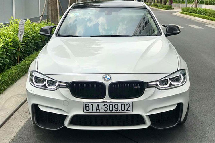 Mẫu xe sedan BMW 3-Series được xem là dòng xe sang khá dễ độ nếu người chơi có đầy đủ các phụ kiện cần thiết, đặt hàng từ nước ngoài. Đây là những món đồ thiết kế riêng cho dòng xe này nên khi mua về chỉ việc thay thế hàng nguyên bản, không phải chế gì thêm.