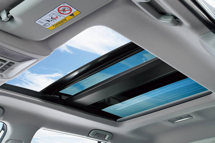 Lượng xăng tiêu thụ trung bình của động cơ tiêu chuẩn là 15,2 km/lít (6,57 lít/100 km) dù ở phiên bản dẫn động 4 bánh hay dẫn động cầu trước. Trong khi đó, Toyota RAV4 Hybrid 2019 tiêu thụ lượng xăng trung bình 20,6 km/lít (4,85 lít/100 km) ở bản dẫn động 2 cầu và 21,4 km/lít (4,67 lít/100 km) ở bản dẫn động 1 cầu.