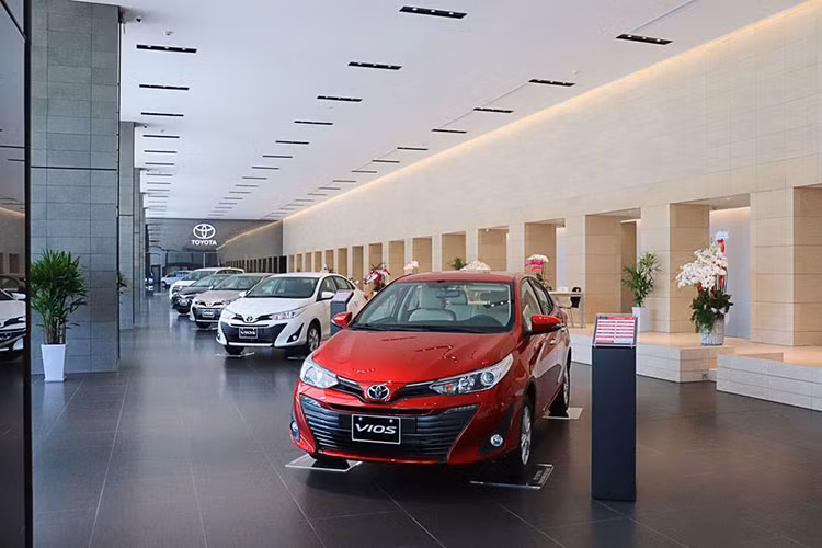 Nguoi dung Viet tam dung mua oto, cho phi truoc ba giam-Hinh-3