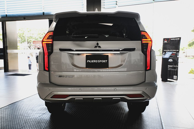 Và sự thành công của Mitsubishi Pajero Sport tại Việt Nam đến từ những nỗ lực kích cầu không ngừng từ hãng cũng như đại lý với loạt chương trình ưu đãi giảm giá sâu qua các tháng.