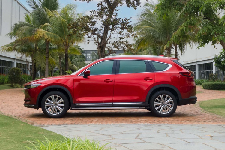 Mazda CX-8 sở hữu giá bán khá hấp dẫn trong phân khúc (khởi điểm từ 949 triệu đồng), song lợi thế về giá vẫn chưa đủ để tạo nên sức bật doanh số cho chiến binh nhà Mazda giữa loạt đối thủ mạnh.