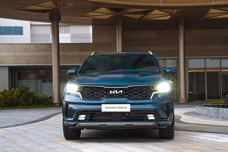 KIA Sorento, mẫu xe có doanh số giảm sâu nhất phân khúc SUV 7 chỗ trong năm 2023, giảm tới 66,7% theo năm đã bị tụt hạng trên cuộc đua giành thị phần nhóm.