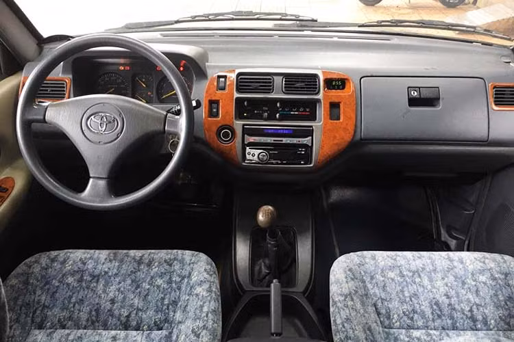 Hiện tại, hiều trường và cơ sở đào tạo lái xe ôtô tại Việt Nam vẫn đang sử dụng Toyota Zace để hướng dẫn cho học viên, điều này cho thấy độ bền của xe phần nào đã được khẳng định qua cả chục năm qua.