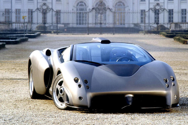 Siêu xe Lamborghini Pregunta là mẫu xe concept do hãng chế tạo thân vỏ Carrosserie Heuliez đến từ Pháp thiết kế. Đây cũng là lần cuối cùng hãng Lamborghini giao công việc thiết kế xe cho một hãng chế tạo thân vỏ.