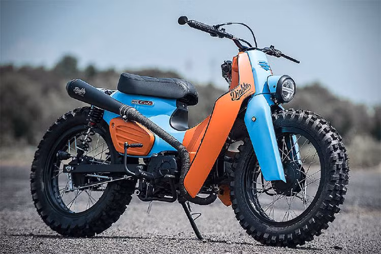 Ngôi sao ca nhạc Joey Boy nổi tiếng bởi những bản rap đậm chất Thái Lan. Được biết, anh chàng này đã muốn một điều đặc biệt cho chiếc xe Honda Super Cub 110 của mình. Chính vì thế, anh đã tìm đến xưởng độ mang tên K-speed để mong có một chiếc xe mang phong cách cá tính hơn.