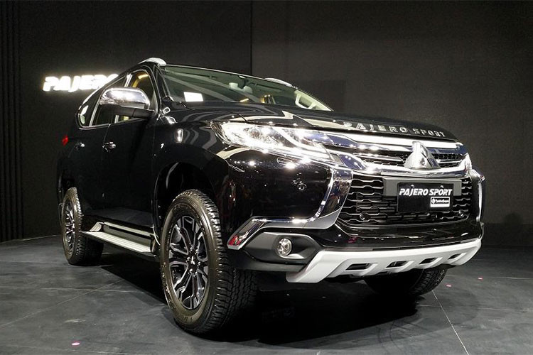 Hãng xe Mitsubishi tại Indonesia dự kiến chỉ sản xuất đúng 1.000 chiếc Pajero Sport Rockford Fosgate 2018 dành cho thị trường Indonesia. Giá xe Mitsubishi Pajero Sport Rockford Fosgate 2018 tại thị trường Indonesia là 535 triệu Rupiah (tương đương 878 triệu đồng).