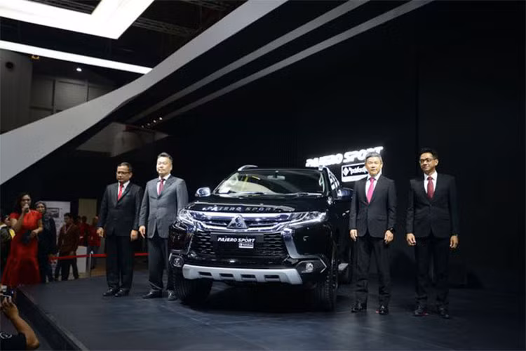 Hãng xe ôtô Mitsubishi đã dùng triển lãm IIMS 2018 đang diễn ra tại Indonesia làm sự kiện ra mắt phiên bản đặc biệt mới của dòng SUV 7 chỗ Pajero Sport với tên gọi Rockford Fosgate. Phiên bản của chiếc SUV Mitsubishi Pajero Sport Rockford Fosgate 2018 này là dòng xe giới hạn số lượng, nhắm đến những người yêu nhạc.