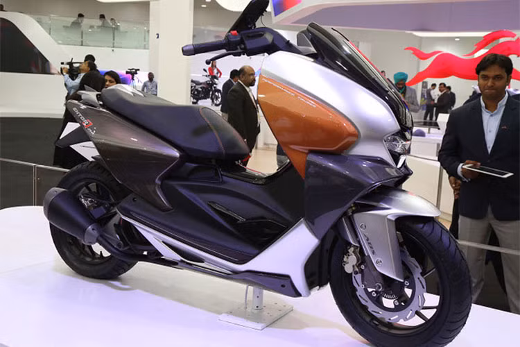 Hiện các thông số kỹ thuật chi tiết của mẫu xe ga cỡ lớn TVS này vẫn chưa được tiết lộ toàn bộ, dự kiến TVS Entorq 210 sẽ được ra mắt vào đầu năm 2019 tại Ấn Độ và sau đó sẽ được phân phối rộng rãi toàn cầu. Theo đánh giá của các chuyên gia thì mức giá cho mẫu xe này sẽ rất hợp lý, không đắt như nhiều thương hiệu đình đám khác.