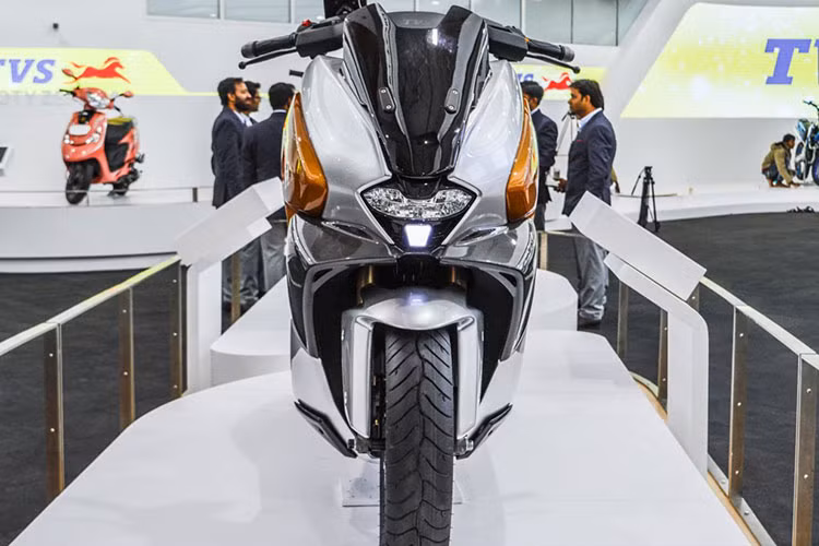 Mẫu xe ga 150cc sẽ có thiết kế mang phong cách thể thao maxi-scooter cùng với các tính năng công nghệ mới nhất. Cụ thể phần đầu xe sở hữu thiết kế cực kỳ ấn tượng, mang hơi hướng tương lai, đáng chú ý chính là ệ thống đèn full LED với nhiều tính năng công nghệ mới.