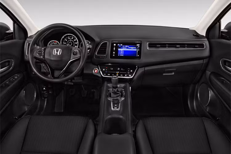 Dự đoán, Honda HR-V nâng cấp sẽ được bổ sung cản trước, lưới tản nhiệt, cụm đèn pha và đèn sương mù mới. Ngoài ra, Honda HR-V mới dự kiến sẽ đi kèm cả tạo hình nâng cấp bên trong cụm đèn hậu cũng như vành la-zăng tái thiết kế và các màu sơn ngoại thất bổ sung.