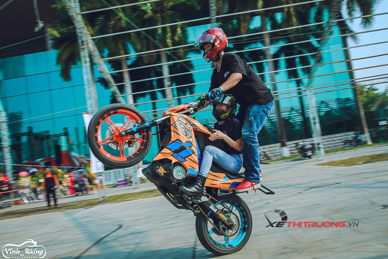 Phần diễu hành đã thu hút khá nhiều sự quan tâm của công chúng bởi sự phối hợp của các câu lạc bộ xe tạo lên một bức tranh lớn như một lễ hội xe lớn nhất tại thủ đô Hà Nội trong năm 2019 này.