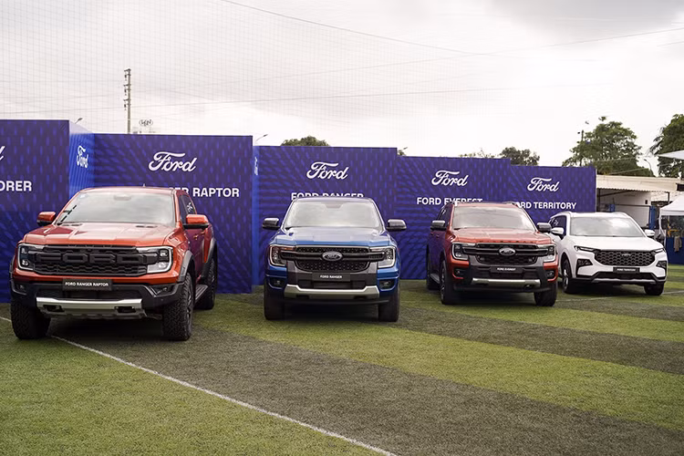 Ford Viet Nam don nhan Huan chuong Lao dong hang Nhat-Hinh-4