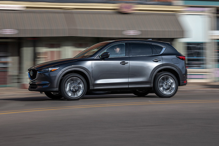 Cũng tại Triển lãm ô tô Quốc tế New York 2019, Mazda đã tuyên bố rằng CX-5 Signature AWD sẽ không phải mẫu xe Mazda duy nhất chạy bằng động cơ dầu diesel được bán ra ở Mỹ, sau CX-5, Mazda6 sẽ là thành viên tiếp theo của Mazda tại Mỹ sử dụng động cơ dầu diesel và có dẫn động 4 bánh toàn thời gian.