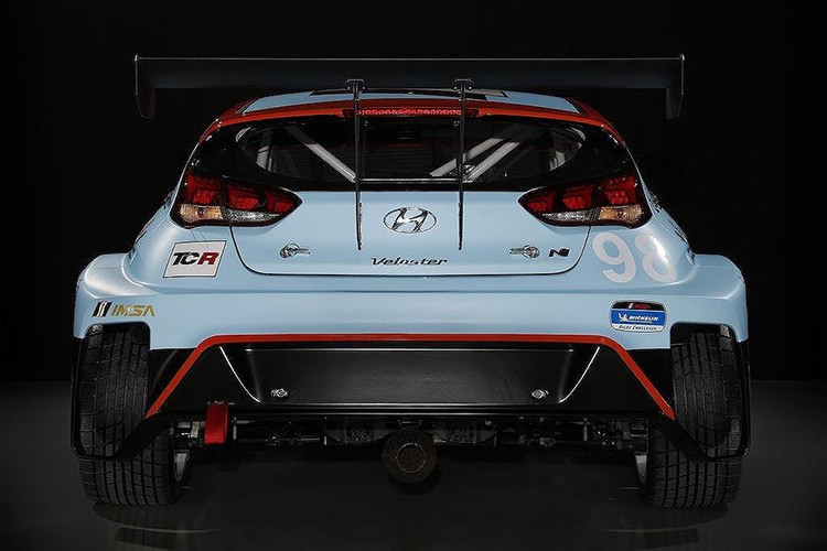 Tại Mỹ, Hyundai sẽ bán ra mẫu Hyundai Veloster N TCR dành cho các đội đua thông qua nhà phân phối chính thức là Bryan Herta Autosport.