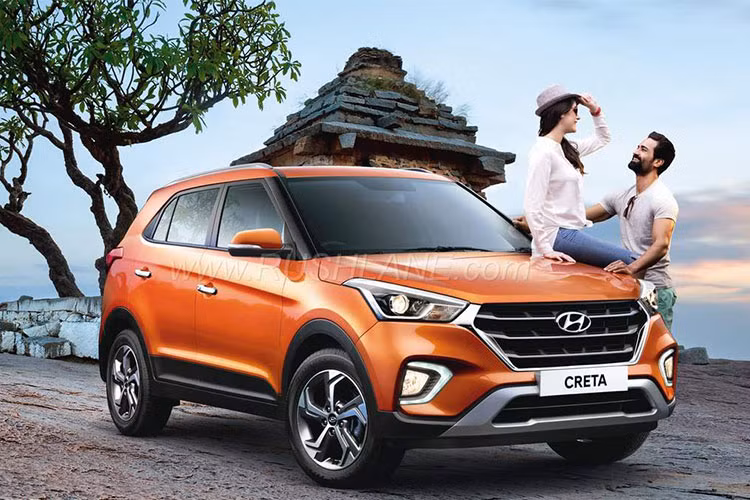 Phiên bản thấp cấp nhất là Creta E sử dụng động cơ Petrol 1.6L và hộp số sàn. Bản SX sử dụng động cơ dầu 1.6L. Bản S+ và SX+ không còn được hãng xe Hàn Quốc phân phối. Hãng xe Hàn cho biết, Creta 2018 sử dụng nhiên liệu hiệu quả hơn 3% với động cơ xăng và 4% với động cơ dầu, nhưng không công bố con số cụ thể để dễ kiểm chứng.