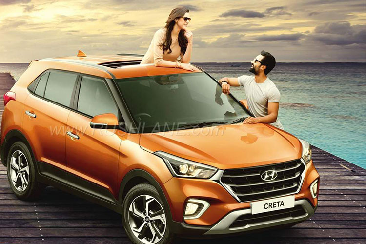 Hyundai Creta 2018 sẽ có 2 tùy chọn màu sắc cơ bản, cam và xanh dương với giá bán dao động từ 13.870 ( tương đương 315 triệu đồng) đến 22.100 USD (khoảng 503 triệu đồng). Mẫu xe crossover Hyundai Creta ra mắt lần đầu tiên tại Ấn Độ năm 2015 và nhanh chóng trở thành cơn sốt do khách hàng nước này chuộng xe cỡ nhỏ.