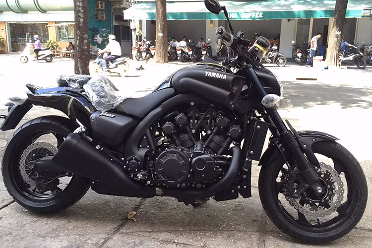 Yamaha V-Max 60th Anniversary Edition là phiên bản đặc biệt nằm trong loạt xe kỷ niệm 60 năm thành lập công ty Yamaha. Mẫu xe này được nhập khẩu nguyên chiếc về thị trường Việt Nam thông qua một đại lý bán xe môtô tại TP HCM và được chào bán với giá khoảng 36.000 USD (hơn 700 triệu đồng).