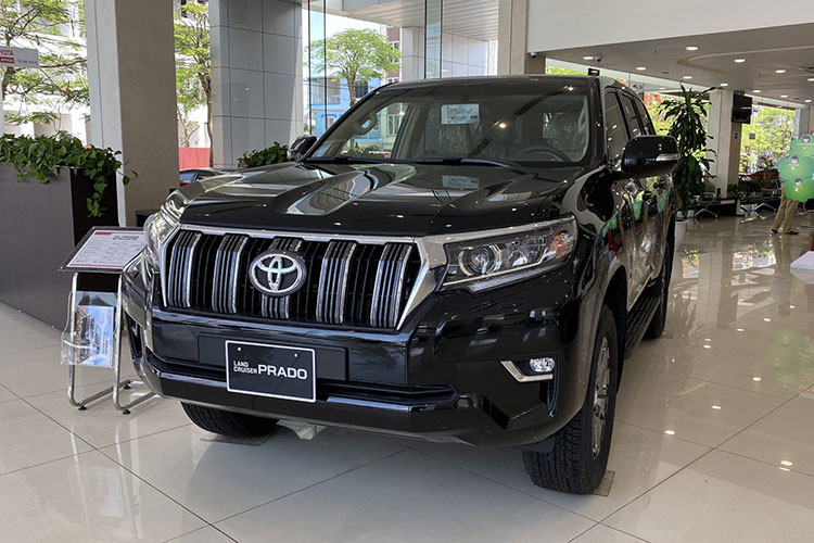 Toyota Land Prado đạt doanh số 82 xe được bán ra trong tháng 12/2021. Kết quả này cũng khiến Prado nằm trong bảng xếp hạng 10 trong danh sách xe ế ẩm nhất thị trường. Cộng dồn năm 2021, Prado bán được 6281 xe. Chiếc SUV Toyota Land Prado hiện được bán ra với mức giá là 2,379 tỷ đồng.