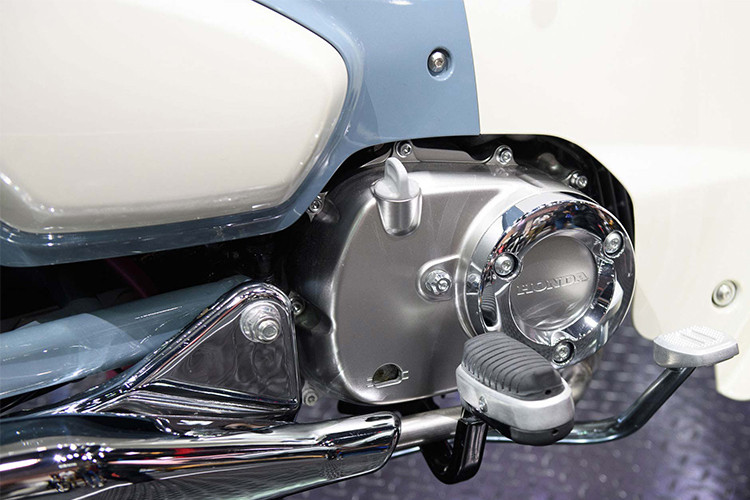Cung cấp sức mạnh cho Super Cub C125 mới là khối động cơ SOHC xi-lanh đơn 4 kỳ, làm mát bằng không khí, phun nhiên liệu điện tử với dung tích 125cc có công suất khoảng 9 mã lực và mô-men xoắn 10Nm.