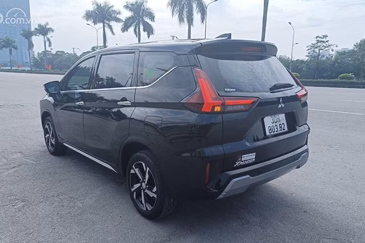 Mitsubishi Xpander hiện đang là vua phân khúc MPV phổ thông tại Việt Nam với doanh số áp đảo tất cả các thành viên còn lại trong nhóm. Kết thúc 9 tháng của năm 2022, đã có tất cả 16.113 chiếc Xpander được bàn giao tới khách hàng, trong khi con số này của đối thủ sừng sỏ Toyota Veloz Cross chỉ dừng lại ở mức 9.659 xe.