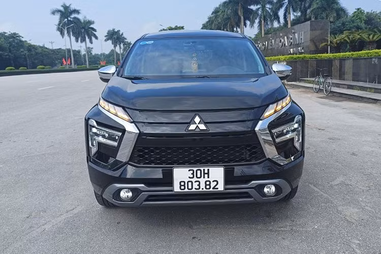 Mức giá xe Mitsubishi Xpander 2022 phiên bản cao cấp nhất hiện đang có giá niêm yết chính hãng ở mức 648 triệu đồng. Để hoàn tất thủ tục lăn bánh xe tại khu vực Hà Nội, người mua cần chi khoản tiền khoảng 748,5 triệu đồng. Như vậy, sau khoảng 500 km sử dụng, chiếc xe Xpander AT Premium gần như không bị mất giá quá nhiều.