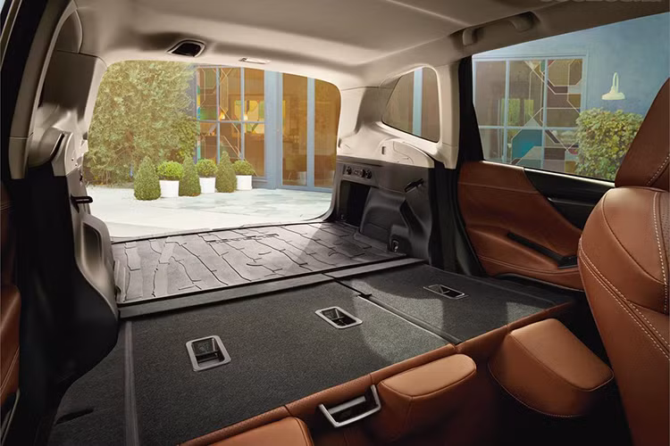 Kết hợp khả năng off-road toàn diện của hệ dẫn động bốn bánh Symmetrical All-Wheel Drive cùng hệ thống hybrid tiên tiến, Forester Hybrid mang lại giá trị thông minh trong một chiếc SUV mạnh mẽ và sẵn sàng chinh phục mọi cung đường. Người lái sẽ tiếp tục yêu thích các tính năng phiêu lưu đặc trưng của Forester, nay được bổ sung thêm hiệu suất nhiên liệu cao hơn và khí thải thấp hơn".