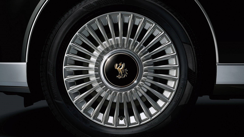 Riêng động cơ V8 của xe cho công suất 375 mã lực (280 kW) ở vòng tua máy 6.200 vòng/phút và mô-men xoắn cực đại 510 Nm tại 4.000 vòng/phút, trong khi môtơ điện sản sinh công suất 221 mã lực (165 kW) và mô-men xoắn 300 Nm.