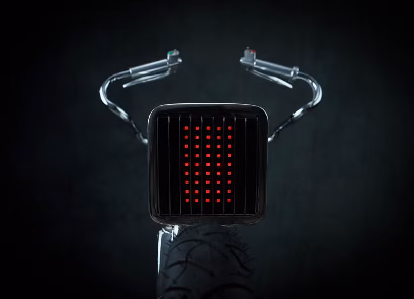 Mọi chi tiết trên Bandit9 L-Concept đều được làm thủ công. Được biết, để có thể sở hữu bản độ môtô như phim viễn tưởng từ Honda 67 này, khách hàng phải bỏ ra 10.950 USD (tương đương khoảng 250 triệu đồng).