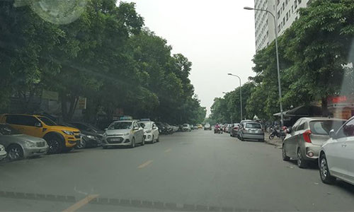 Tai dien tinh trang “xe thit” long duong de thu tien o khu Linh Dam