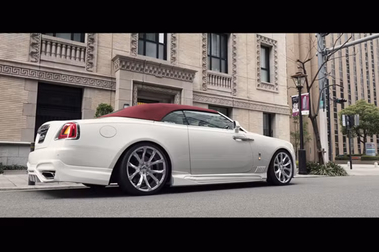 Các mẫu bodykit của hãng độ Wald International luôn có chung một phong cách nhất quán, chỉ là làm cho tương hợp với từng mẫu xe cụ thể. Điều này cũng giúp cho khi nhìn thấy một mẫu xe độ của Wald là có thể nhận thấy ngay, không thể lầm lẫn.