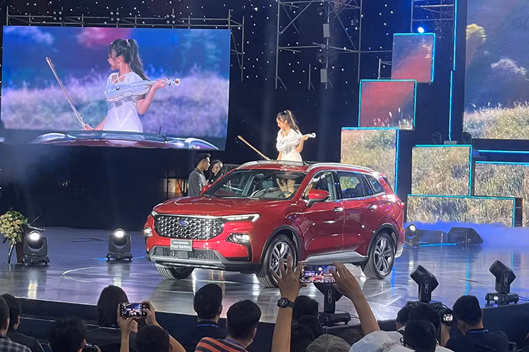 Can canh Ford Territory tai Viet Nam tu 822 trieu, 