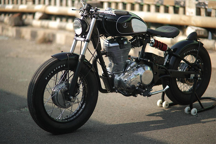 Mẫu Royal Enfield Classic 500 độ Bobber này chính là đứa con tinh thần thứ 4 của anh và các đồng nghiệp. Nó mang tinh thần và nhiệt huyết cũng như sự sáng tạo trong phong cách mới, nhằm thay đổi diện mạo cho xe.