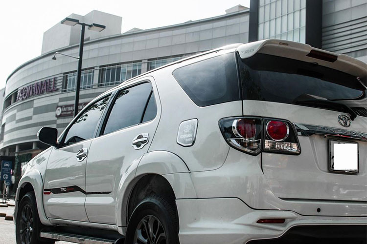 Trên thực tế, nếu không sử dụng xe để chạy dịch vụ mà chỉ phục vụ cho nhu cầu đi lại hằng ngày hay phục vụ cho gia đình khoảng 3 - 4 người thì hàng ghế thứ 3 này được xem là hơi dư thừa, thậm chí bất tiện.