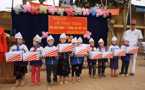 HVN đã trích ra 2,15 tỷ đồng trao học bổng và xây dựng 10 thư viện cho 10 trường nghèo trên cả nước.