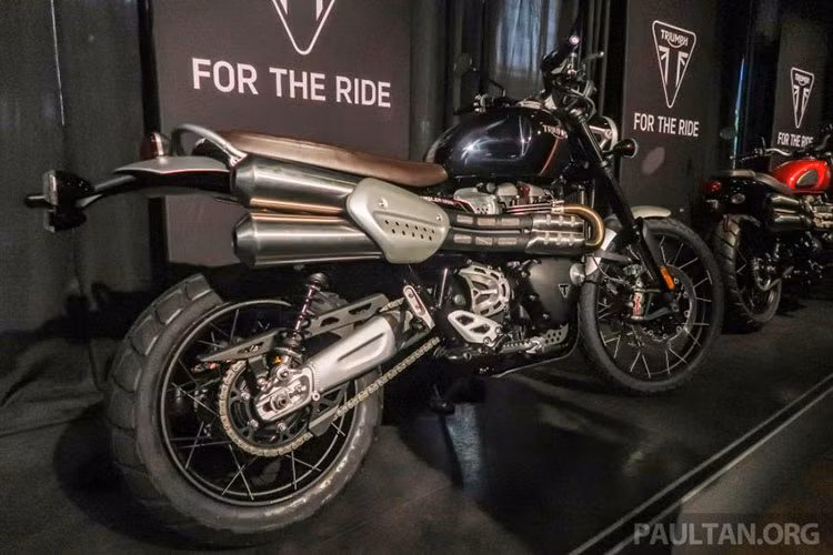 Do khác nhau về hành trình giảm xóc mà chiều cao yên của XC và XE cũng khác nhau, lần lượt ở mức 840 mm và 870 mm. Hệ thống phanh trên xe gồm củ Brembo Monobloc M50 đi kèm đĩa đôi 320mm ở trước và của Brembo 2 piston cùng đĩa đơn 255 mm ở sau.