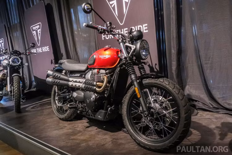 Ngoại hình của xe mang đậm chất xe Scrambler với dáng cao, tay lái rộng, yên bằng phẳng, cặp ống xả đôi vắt ngang thân xe và chắn bùn trước ngắn bố trí ngay dưới đèn pha cùng nhiều chi tiết đậm chất Vintage.