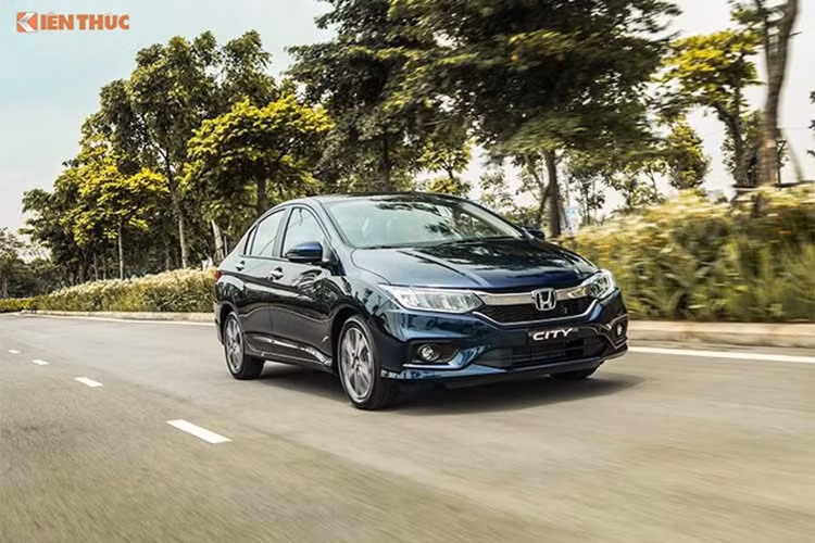 Đứng ở vị trí thứ 9 trong bảng xếp hạng xe ôtô bán chạy nhất là Honda City. Kết thúc tháng 4/2019, mẫu xe này bán được 788 chiếc, giảm tới 234 chiếc so với tháng trước đó. Hiện tại, Honda City phân phối ra thị trường với 2 phiên bản: City 1.5 giá 559 triệu đồng và và City 1.5 TOP giá 599 triệu đồng.