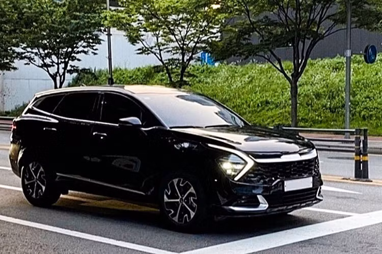 Kia Sportage 2022 hoan toan moi da lan banh, sap ve Viet Nam?